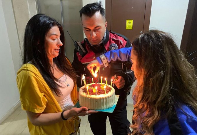 Şanlıurfa'da polislerden şehit kızına doğum günü sürprizi