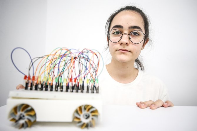 Bursalı lise öğrencisi elektrikli araçların menzilini artırmayı hedefleyen proje geliştirdi