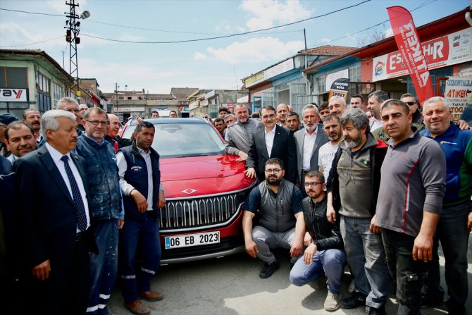 Enerji ve Tabii Kaynaklar Bakanı Dönmez, Eskişehir'de esnaf ziyaretinde konuştu: