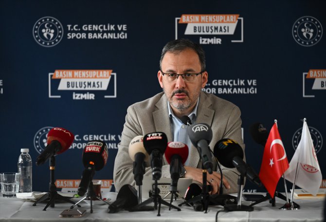 Bakan Kasapoğlu, İzmir'de basın mensuplarıyla bir araya geldi: (2)