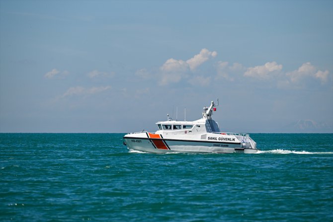 Göç yolundaki inci kefalinin korunmasına Sahil Güvenlik ekipleri de destek veriyor
