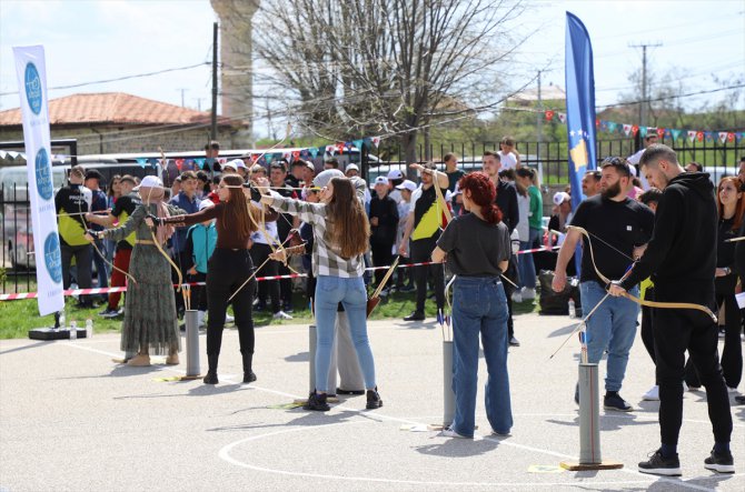 Kosova'da "Geleneksel Türk Okçuluğu 100. Yıl Kupası" yarışması düzenlendi