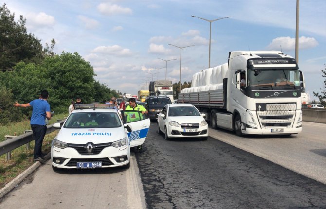 Adana'da aynı yoldaki 3 kazada 2 kişi yaralandı