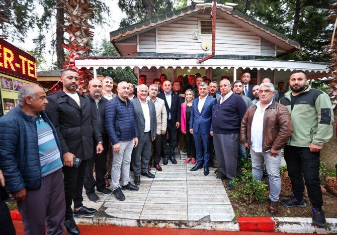 Dışişleri Bakanı Çavuşoğlu, Antalya'da ziyaretlerde bulundu