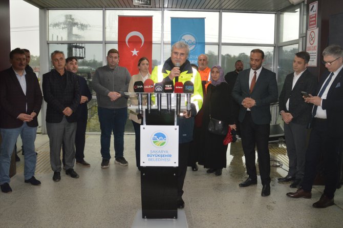 Kahramanmaraş'ta kurulacak "Kardeşlik Çarşısı" için Sakarya'dan 40 konteyner gönderildi