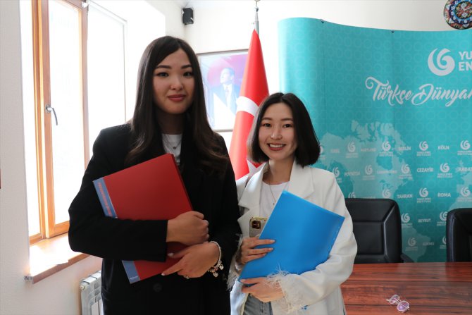 Kazak gençler eğitim için Türkiye'yi seçti