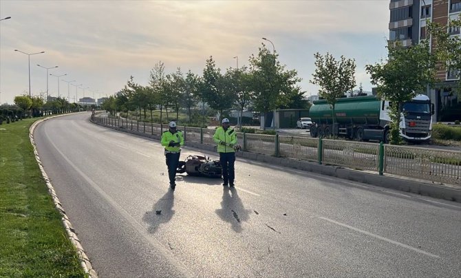 Kilis'te otomobil ile çarpışan motosikletin sürücüsü öldü