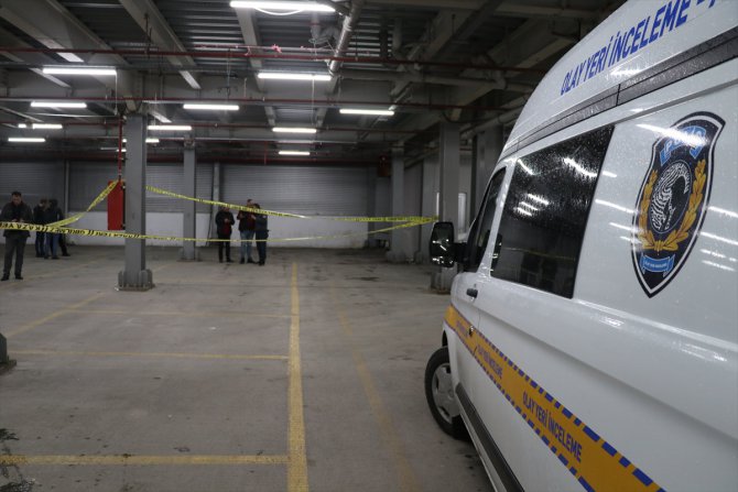 Kocaeli'de otoparkta çıkan bıçaklı kavgada 2 kişi yaralandı
