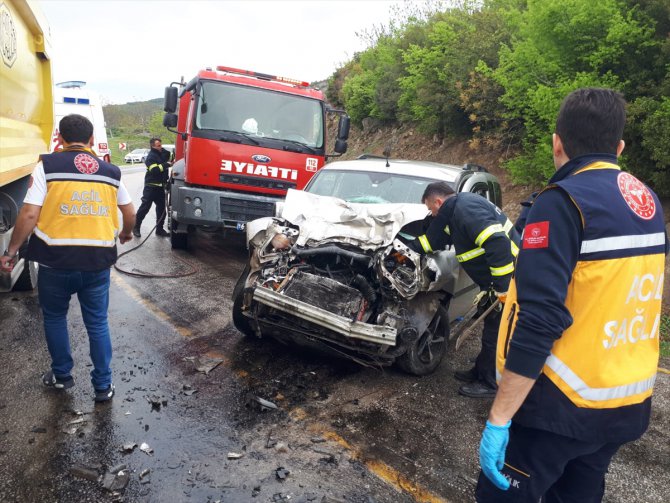 Tokat'ta kamyon ile hafif ticari aracın çarpıştığı kazada 7 kişi yaralandı