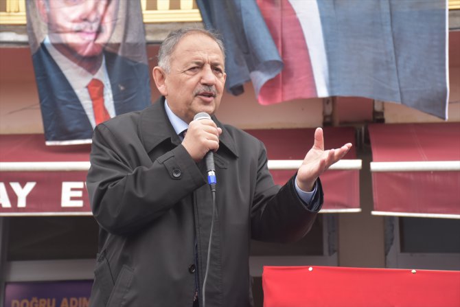 AK Parti'li Özhaseki, Kars'ta partisinin seçim koordinasyon merkezi açılışında konuştu:
