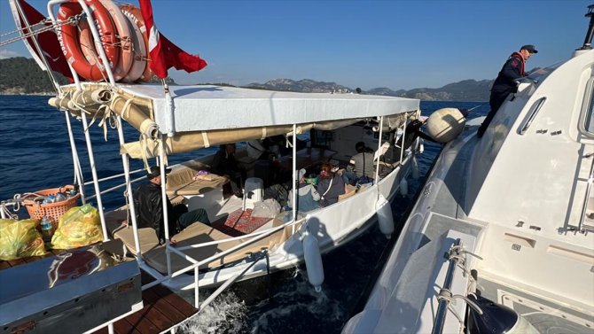 FETÖ üyesi oldukları öne sürülen 13 kişi Yunan adalarına kaçarken yakalandı