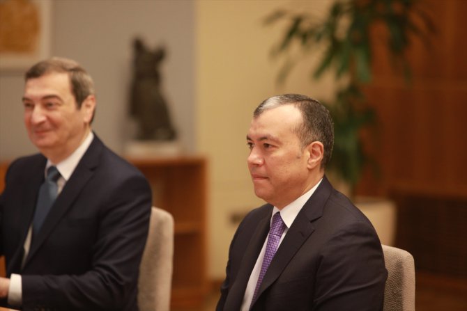 Sırp lider Vucic, Azerbaycan Çalışma ve Sosyal Güvenlik Bakanı Babayev ile görüştü