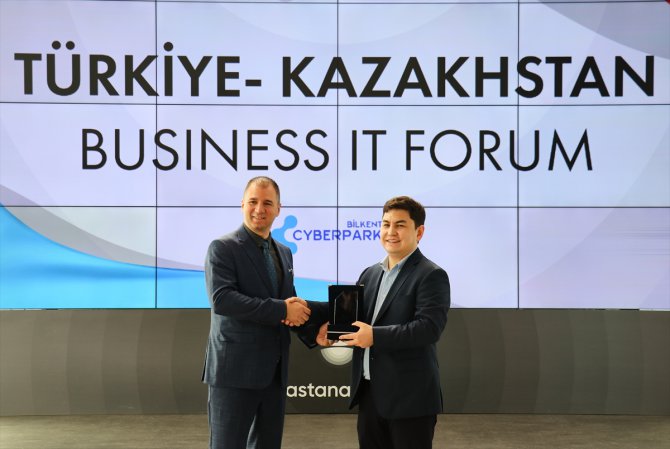 Türkiye'nin yüksek teknoloji ürünleri Kazakistan'da tanıtılıyor
