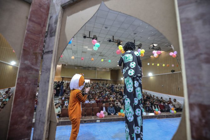 Halep kırsalındaki çocuklar için tiyatro gösterisi düzenlendi