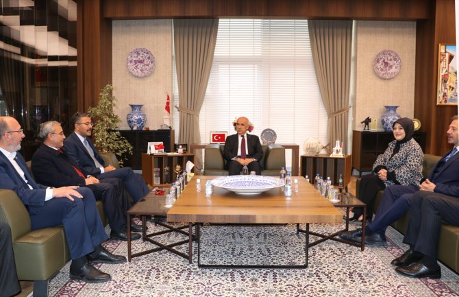 Tarım ve Orman Bakanı Kirişci, Kütahya Valiliğini ziyaret etti