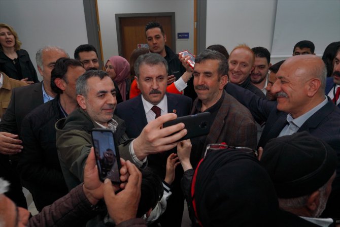BBP Genel Başkanı Destici, Üsküdar'da STK temsilcileri şehit aileleri ve gazilerle buluştu: