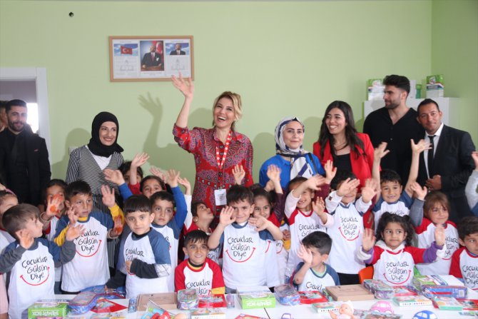 Çocuklar Gülsün Diye Derneği öncülüğünde Diyarbakır'da yaptırılan anaokulu açıldı