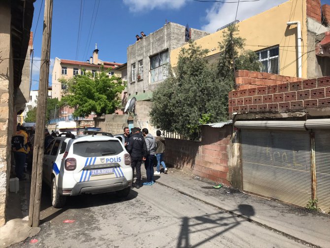 Diyarbakır'da bir kişi eşini ve kuzenini öldürdü