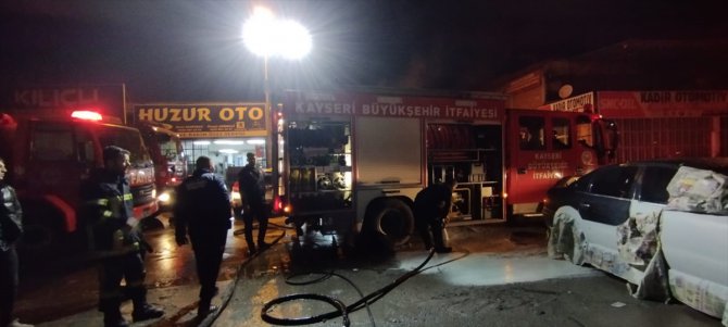 Kayseri'de kaporta ve boya atölyesinde çıkan yangın söndürüldü