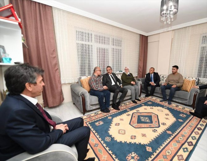 Milli Eğitim Bakanı Özer, Ordu'da şehit ailesini ziyaret etti