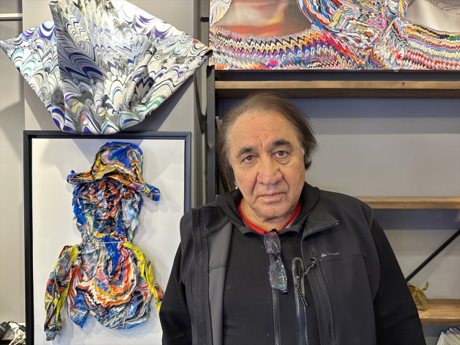 Sanatçı Yücel Dönmez'in "Görsel Sanatlarda Devrim" sergisi açıldı