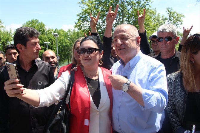 Zafer Partisi Genel Başkanı Özdağ, Antalya'da ziyaretlerde bulundu