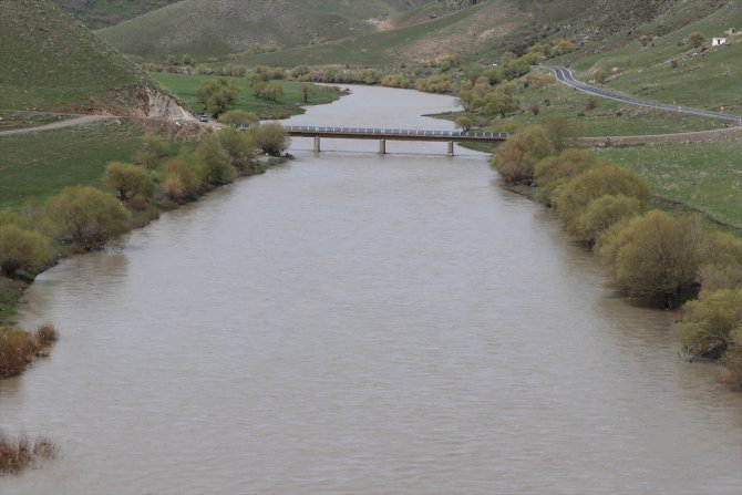 Ağrı'da ilkbahar yağışları kuraklık tehlikesi altındaki baraj ve akarsulara yaradı