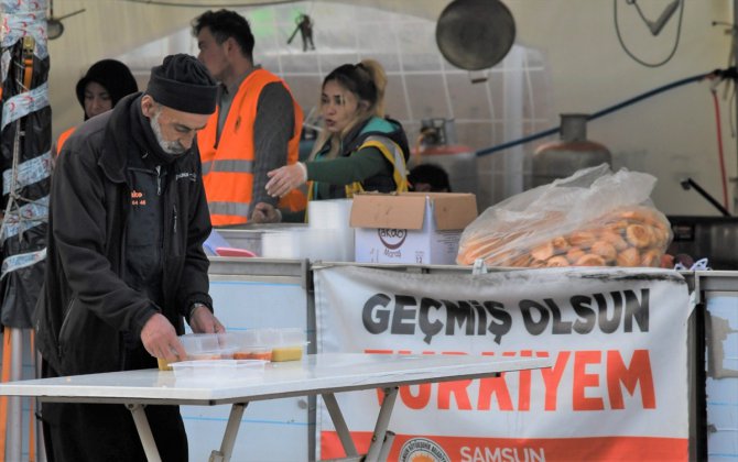 Samsun Büyükşehir Belediyesi depremzedelere 750 bin öğün yemek dağıttı