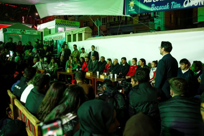AK Parti Genel Başkanvekili Binali Yıldırım, Kırşehir'de gençlerle bir araya geldi: