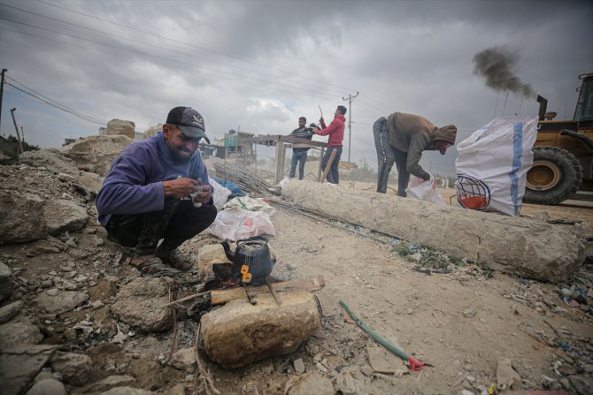 Gazze'de "düşük ücretle" çalışan işçiler zor şartlarda hayat mücadelesi veriyor