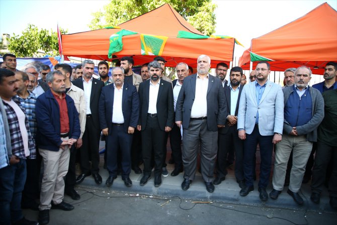 Mersin'de HÜDA PAR'ın tanıtım standındaki 3 partili darbedildi