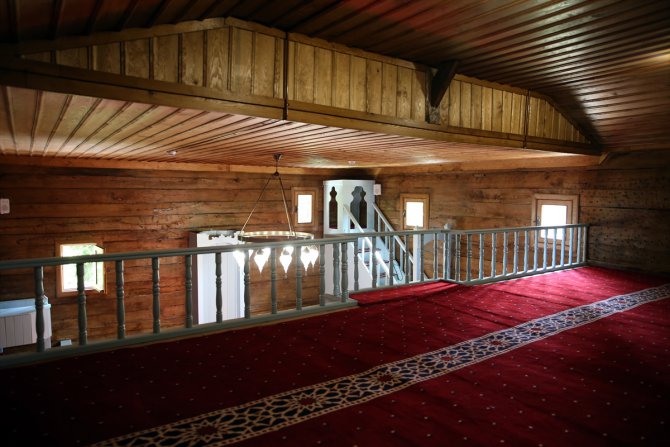 Sakarya'da yenilenen 700 yıllık tarihi cami ibadete açıldı