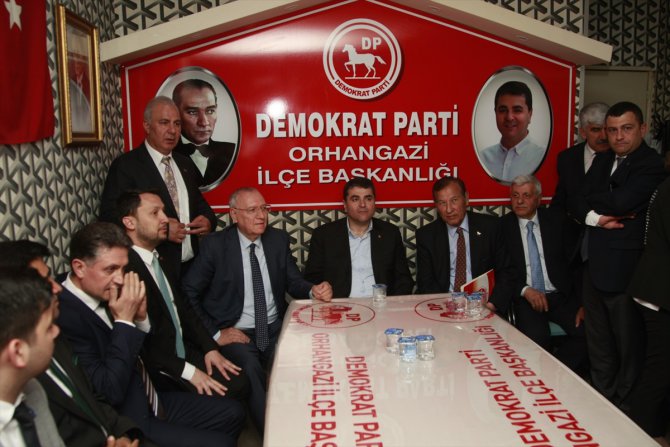 DP Genel Başkanı Uysal, Bursa'da esnaf ziyaretinde bulundu