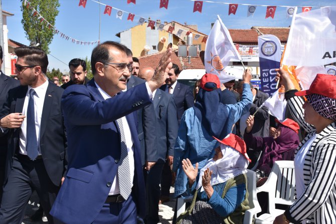 Bakan Dönmez, Eskişehir'in Günyüzü ilçesinde doğal gaz açma törenine katıldı: