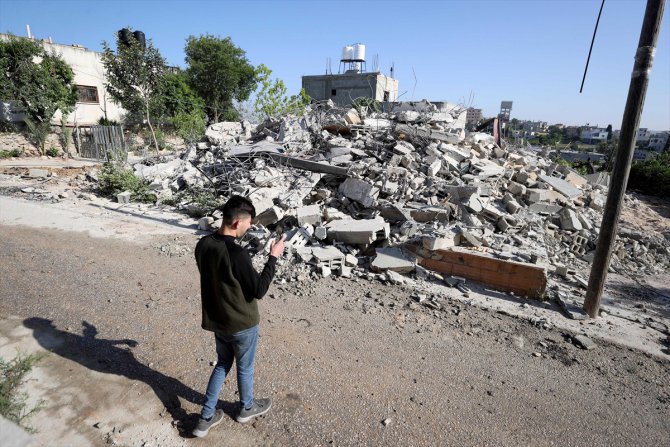 İsrail, Batı Şeria ve Doğu Kudüs'te Filistinlilere ait 3 binayı yıktı