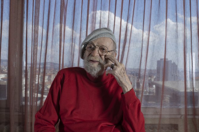 RÖPORTAJ: 90 yaşındaki usta sanatçı Kayhan Yıldızoğlu: "En büyük ödülüm, halkın bana verdiği sevgi"