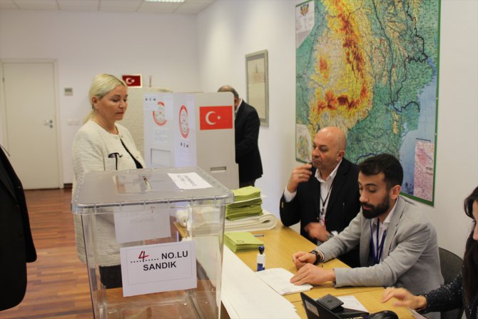Romanya’da Türkiye'deki 14 Mayıs seçimleri için oy kullanma işlemi başladı