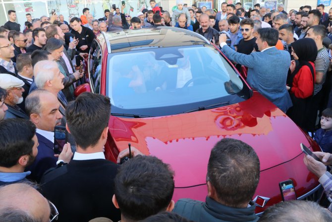 Türkiye'nin yerli otomobili Togg, Çankırı'da tanıtıldı