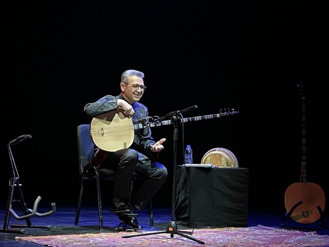 Müzisyen Murat Salim Tokaç, depremzedeler yararına konser verdi