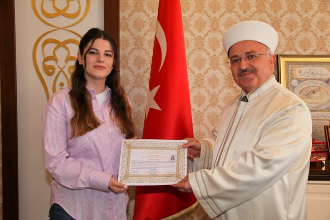 Romanya vatandaşı kadın, Bursa'da Müslüman oldu
