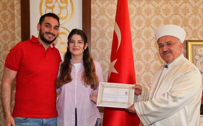 Romanya vatandaşı kadın, Bursa'da Müslüman oldu