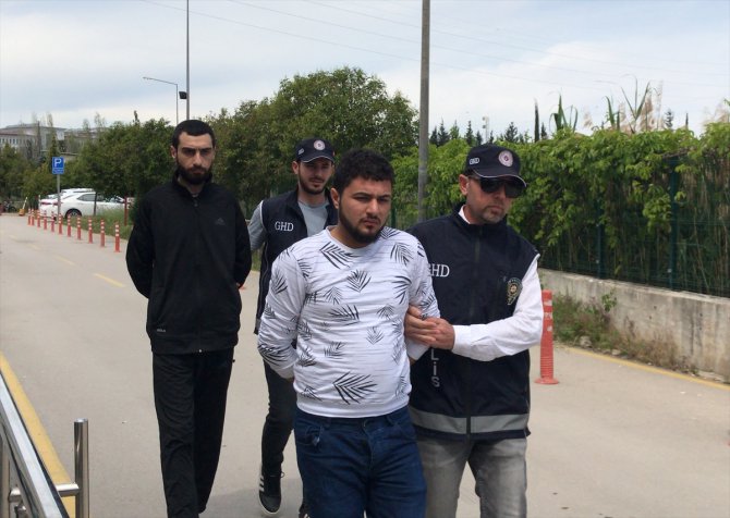 Adana'da 13 düzensiz göçmen yakalandı