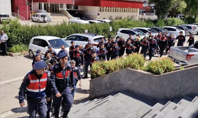 Adana'da ehliyet sınavında usulsüzlük yapanlara yönelik operasyonda 16 gözaltı
