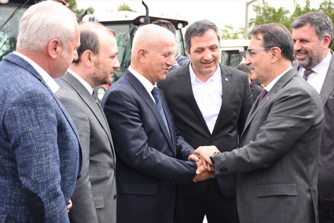 Bakan Dönmez, Eskişehir'de sivil toplum kuruluşlarını ziyaret etti