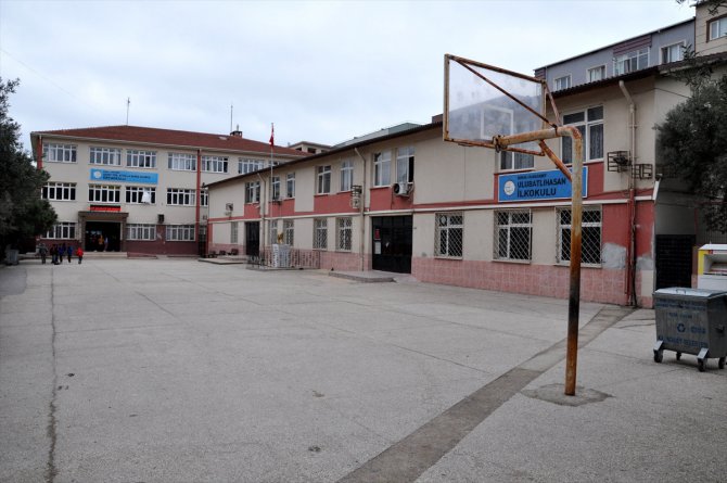 GÜNCELLEME - Bursa'da okulda silahlı saldırıya uğrayan müdür yardımcısı yaralandı