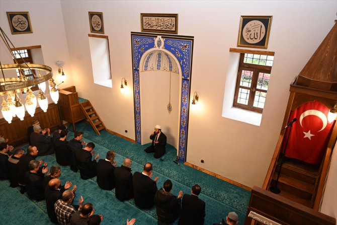 Bursa'daki tarihi Sağrıcı Sungur Mescidi 65 yıl sonra yeniden ibadete açıldı