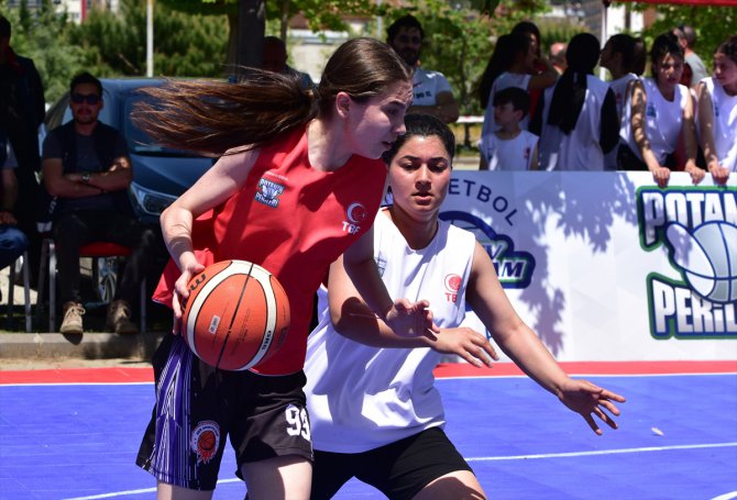 Kahramanmaraş'ta depremzede çocuklar için basketbol turnuvası düzenlendi