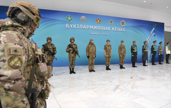 Kazakistan 250 askerini Afrika'ya göreve gönderecek