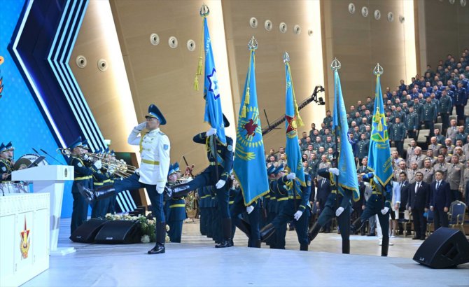 Kazakistan, Sovyet ordusu standartlarındaki askeri altyapısını modernleştirecek