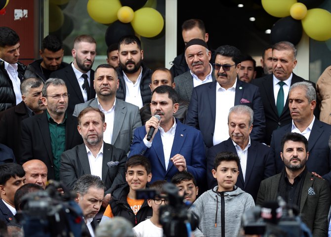 Bakan Murat Kurum İstanbul'da Rizeliler ve Bitlislilerle bir araya geldi: